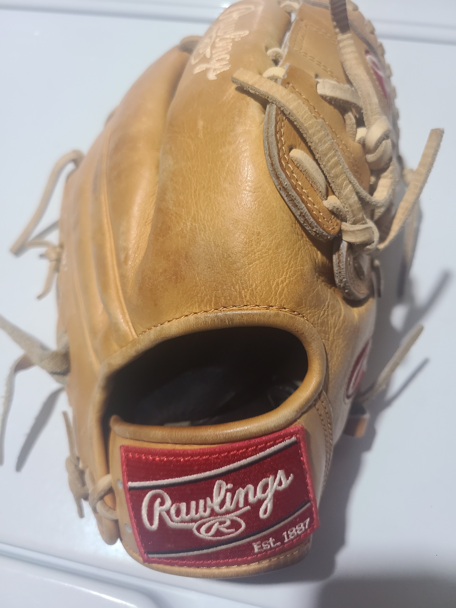 Used Right Hand Throw Rawlings Pitcher's Heart of the Hide Baseball Glove 12"