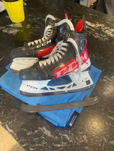 Senior Used CCM JetSpeed FT4 Pro Hockey Skates Regular Width Pro Stock Size 9