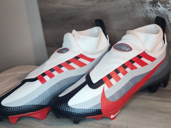 New Men's Size 7.5 (Women's 8.5) Molded Cleats Nike Low Top Vapor edge pro 360