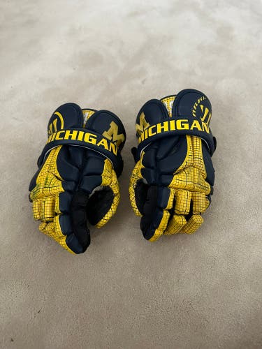 Michigan Team Issue-Warrior Burn Lacrosse Gloves