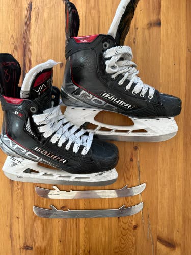 Very Good condition Bauer Vapor 3X with extra blades, size 7 fit 2