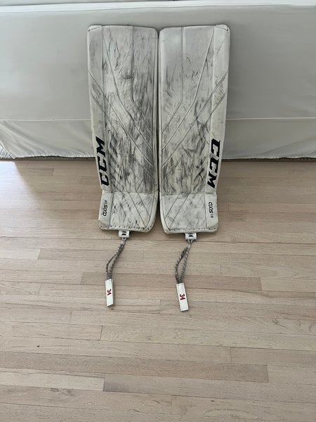 34" CCM Axis 1.9 Goalie Leg Pads