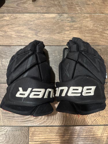 Bauer 14"  Vapor X900 Gloves