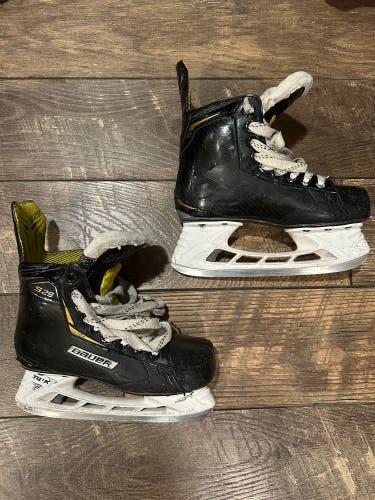 Used Bauer Regular Width Size 3.5 Supreme S29 Hockey Skates