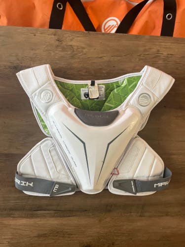 Used Large Maverik M5 Shoulder Pads