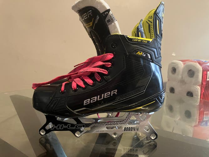 Senior Used Bauer Supreme M4 Hockey Skates Regular Width Size 8