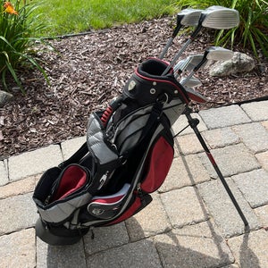 Walter Hagen Jr. Series II golf clubs/Full set with stand bag.