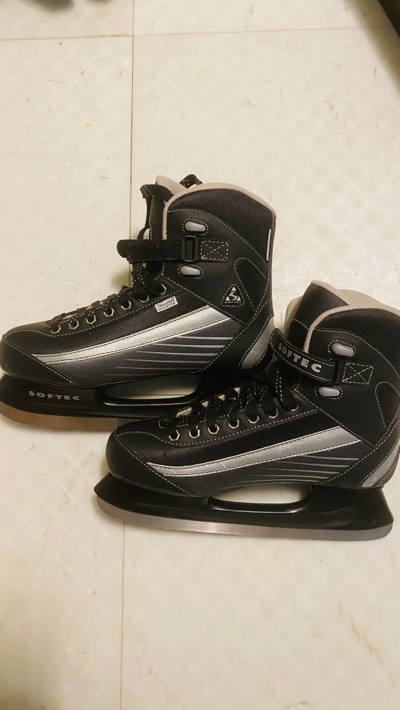 Used Jackson Regular Width Size 9 Softec Hockey Skates Like New