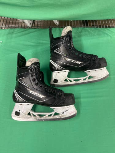 Junior Used CCM RibCor 76K Hockey Skates D&R (Regular) 3.0