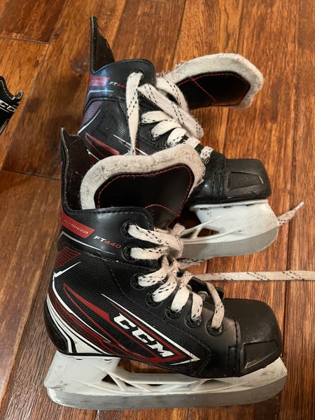 Youth CCM Regular Width Size 11 JetSpeed FT440 Hockey Skates
