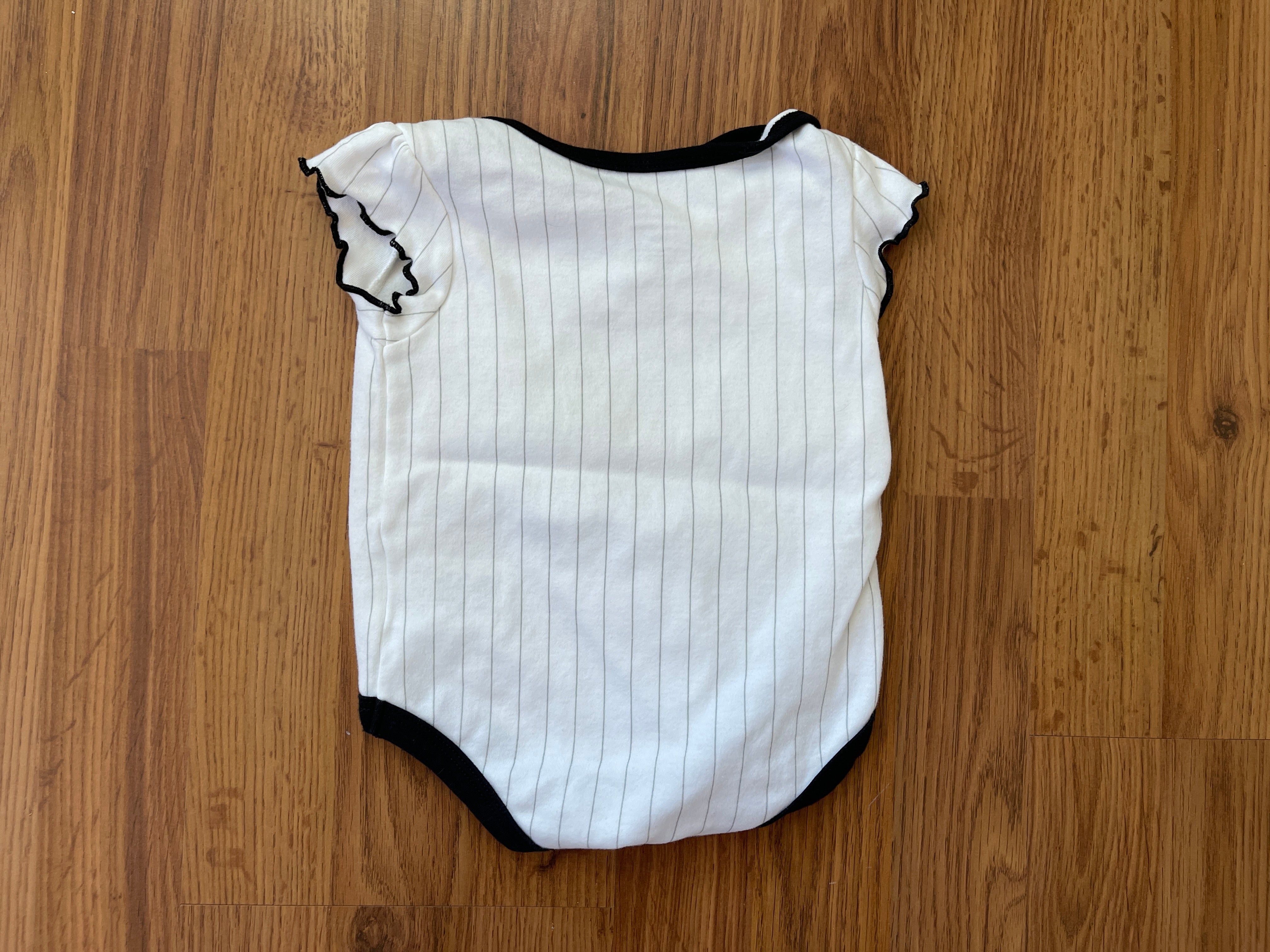 Chicago White Sox SOUTHPAW MASCOT MLB BASEBALL Girls Size 3-6M Baby Body  Suit!