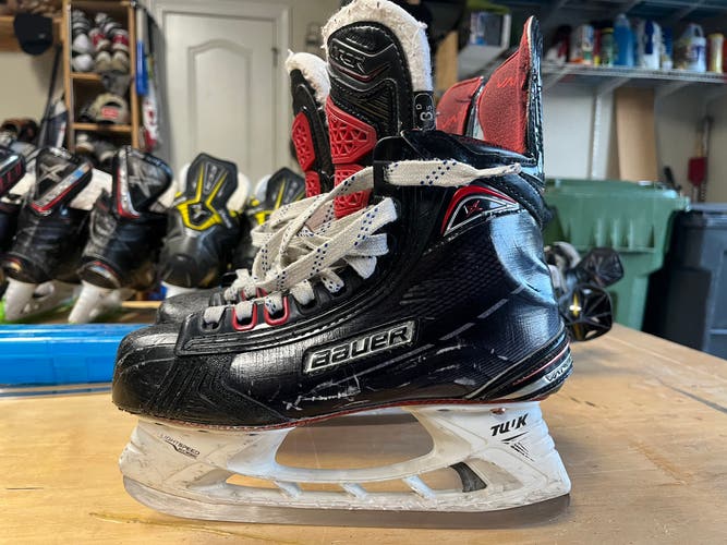 Used Bauer Regular Width   Size 3.5 Vapor X700 Hockey Skates