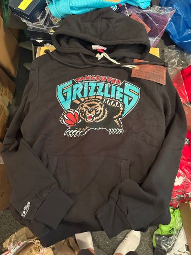Vancouver Grizzlies Mitchell & Ness Hoodie-NWT multiple sizes