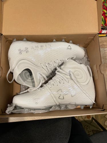 Under Armour Spotlight Lux MC 2.0 Mens 10.5