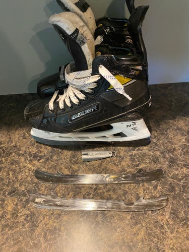 Used Bauer Regular Width Size 5.5 Supreme 3S Pro Hockey Skates