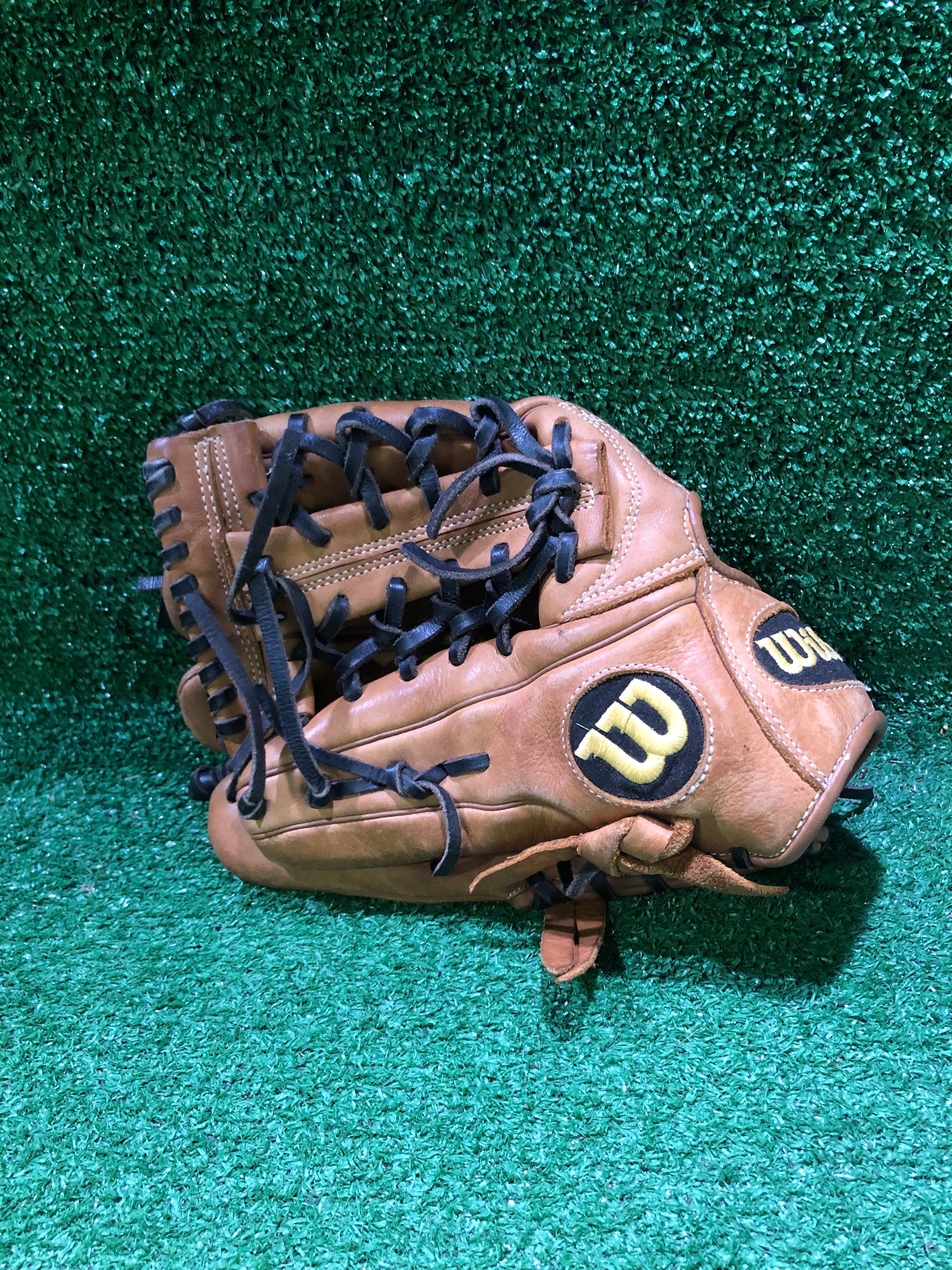 New A900 11 3/4 RHT Baseball & Softball / Fielders Gloves