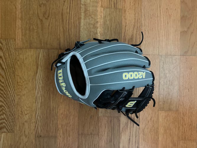 Infield 11.5" A2000 Baseball Glove