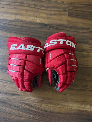 Easton pro hockey gloves