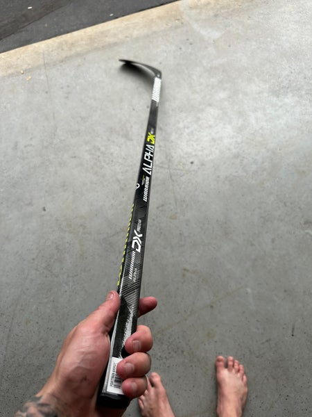 Senior Right Handed W03 Alpha DX Pro Team Hockey Stick