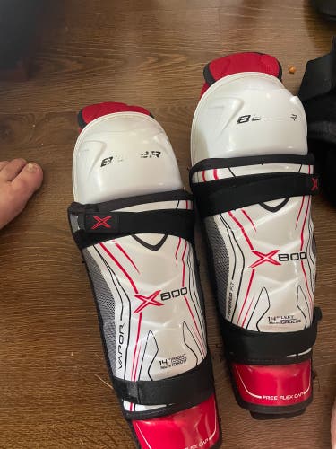 Bauer vapour x800 shin pads