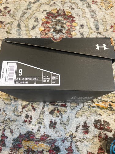 UA Harper 4 low St