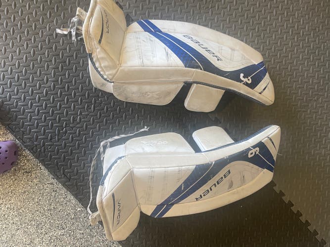 Used Bauer Vapor X700 Junior Large goalie leg pads