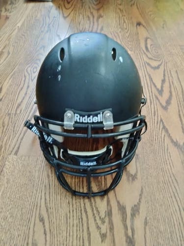 Adult Used Medium 2012 Black Riddell Revolution Helmet