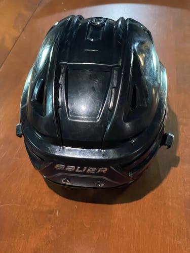 Used Large Bauer Re-Akt 150 Helmet