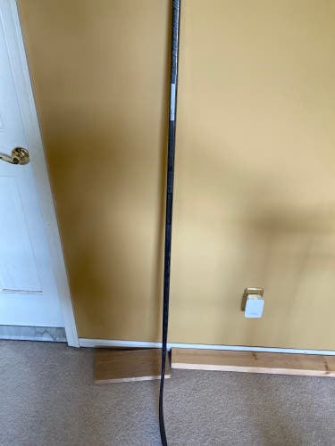 Senior Right Handed P29 Trigger 6 Pro Hockey Stick
