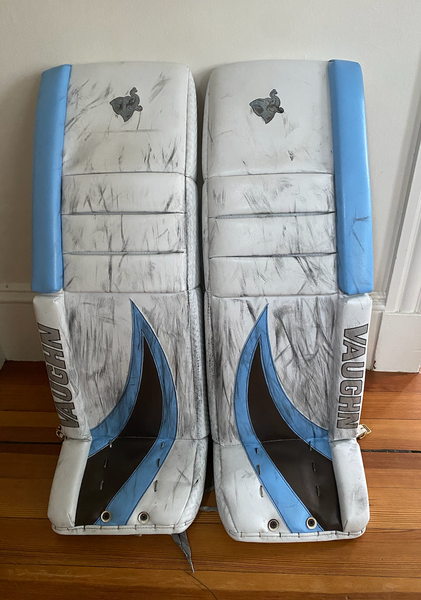 Used 33" Vaughn Velocity V9 Pro Carbon Goalie Leg Pads Pro Stock