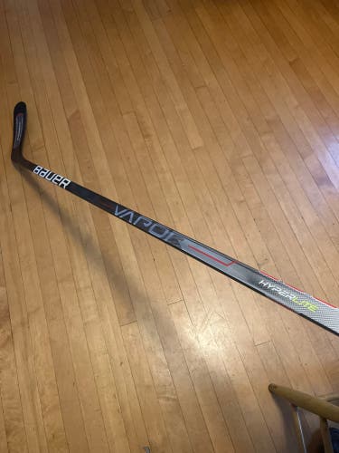Senior Right Handed P92  Vapor Hyperlite Hockey Stick