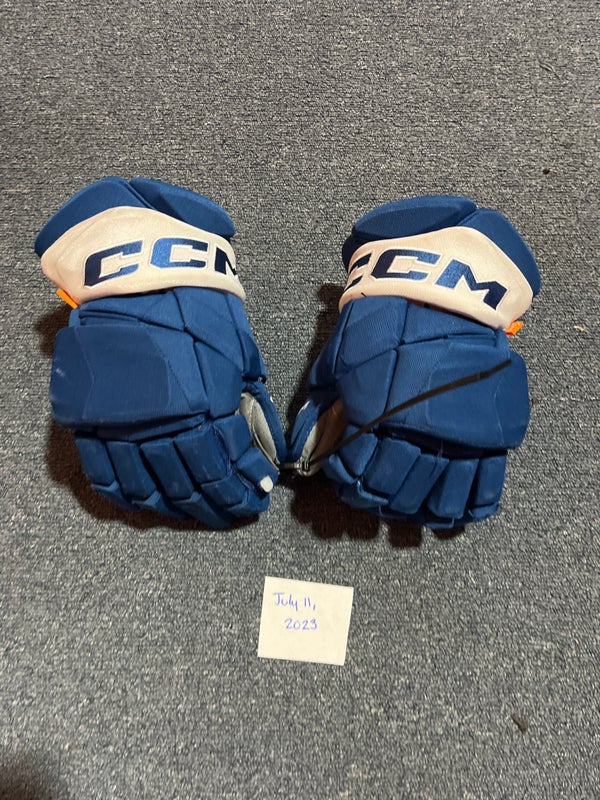 Game Used Blue CCM HGPJSPP Pro Stock Gloves Colorado Avalanche #84 15”