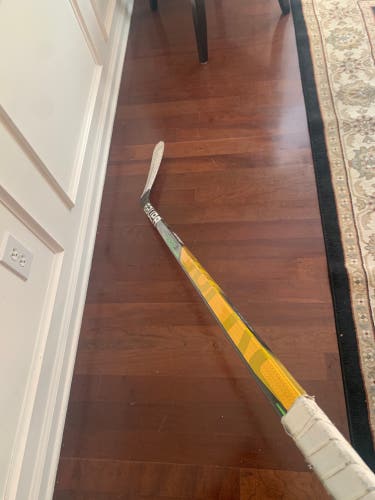 bauer supreme ultrasonic hockey stick