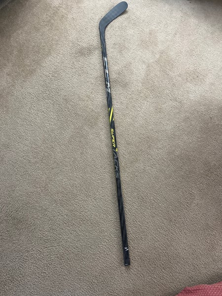 Senior Right Handed P28 Super Tacks AS4 Pro Hockey Stick