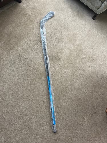 Senior Right Handed P28  Nexus 2N Pro Hockey Stick
