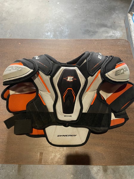 Easton Synergy EQ30 Shoulder Pads- Sr