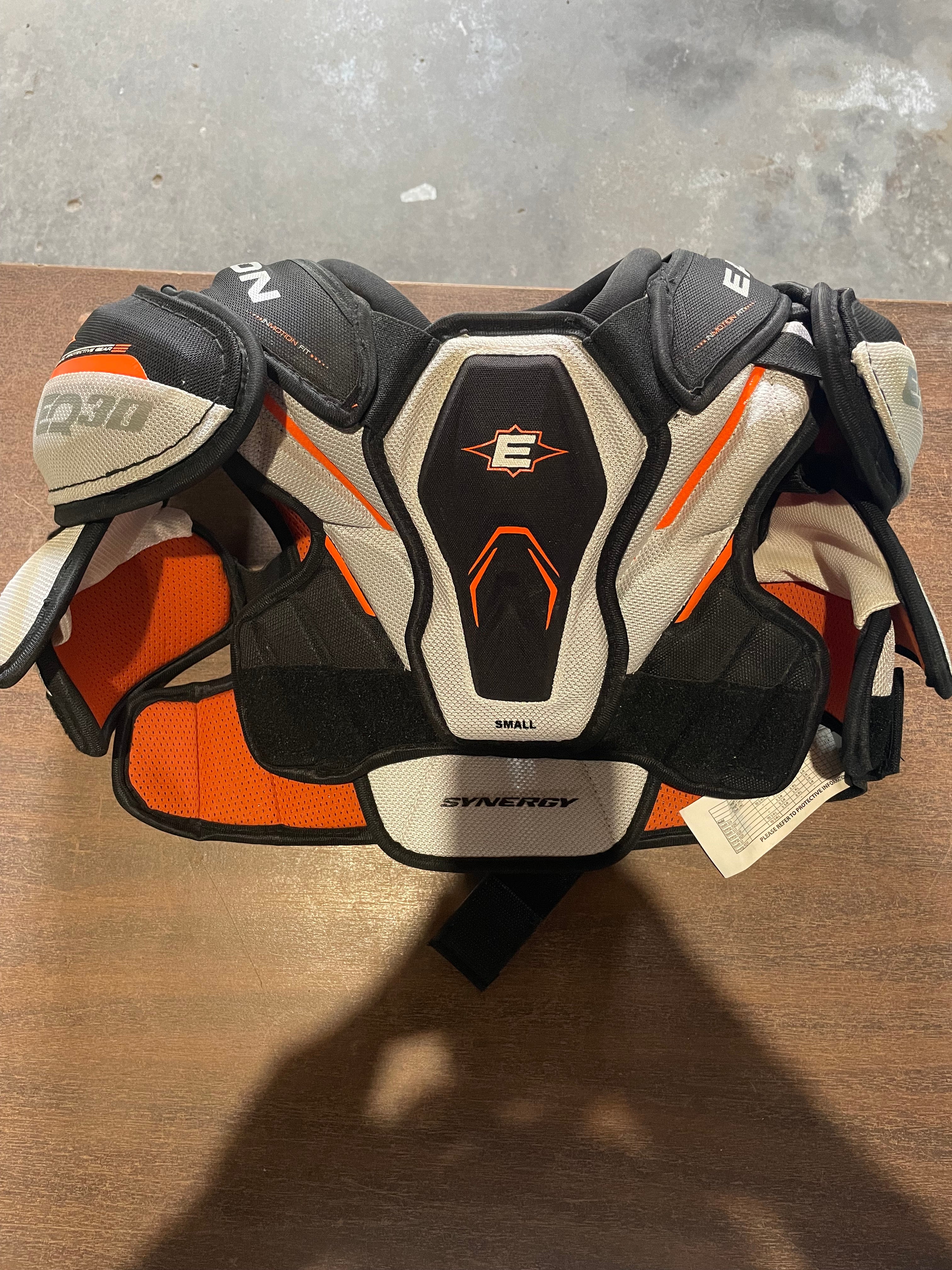 Easton Synergy 650 Shoulder Pad Review 