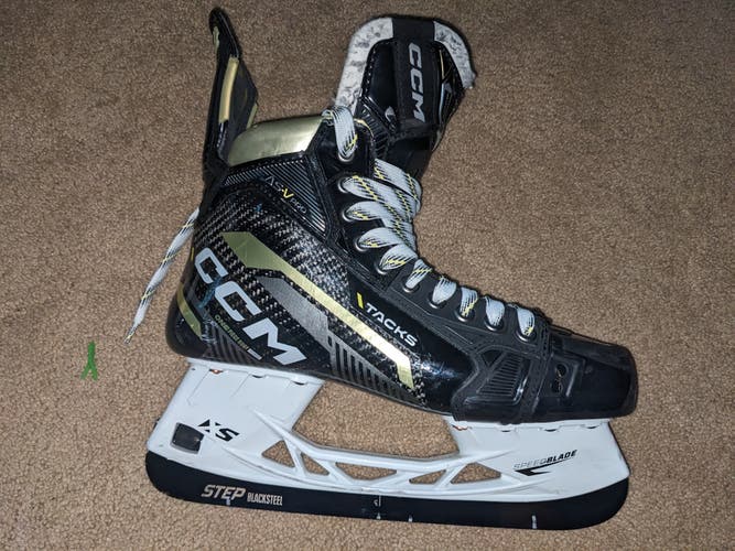 Senior Used CCM AS-V Pro Hockey Skates Regular Width Size 8.5