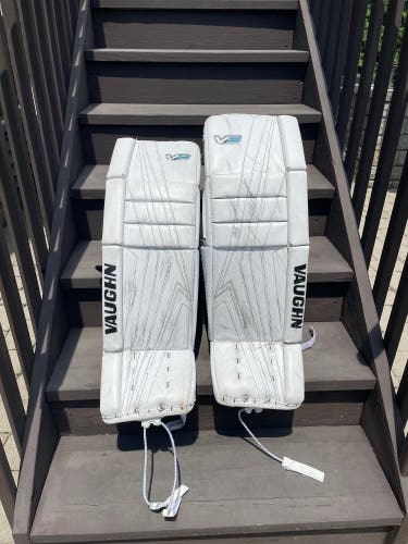 Vaughn v9 leg pads