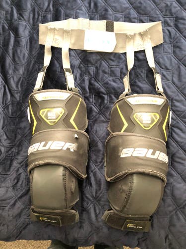 Bauer supreme knee guard Sr
