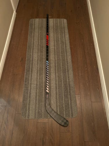 Senior Left Hand W28 Pro Stock Novium Pro Hockey Stick
