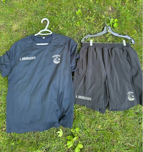 Vancouver Canucks Lululemon Apparel Bundle