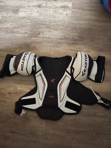 Used Large Easton Synergy 20 Shoulder Pads