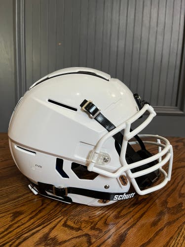 *NEW* Schutt F7 VTD helmet - size Medium - White
