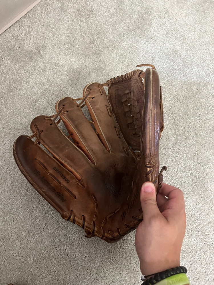 Pitcher's 13" Softball Glove