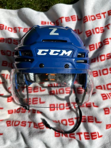 CCM Tacks 910 Hockey Helmet