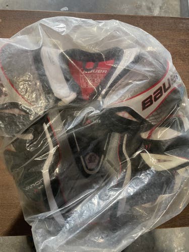 Senior New Small Bauer Vapor X60 Shoulder Pads