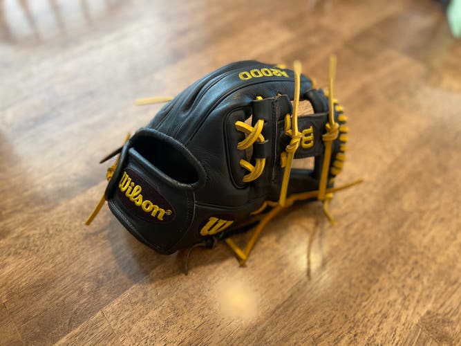 Restored Wilson Right Hand Throw Infield A2000 DP15 Baseball Glove 11.5"