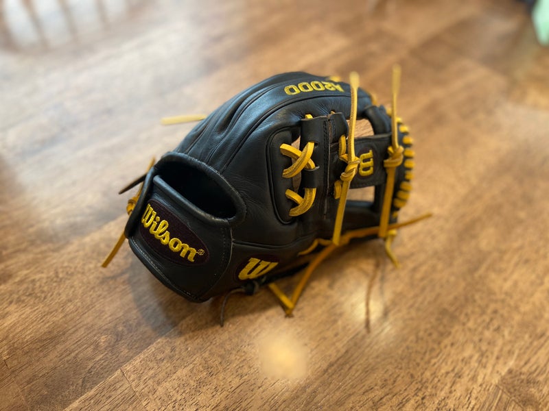 Restored Wilson Right Hand Throw Infield A2000 DP15 Baseball Glove 11.5"