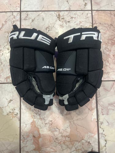 True A6.0 hockey gloves